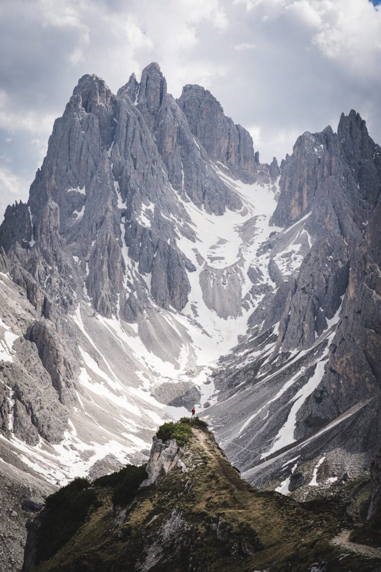 scenic hiking trails in austrian alps